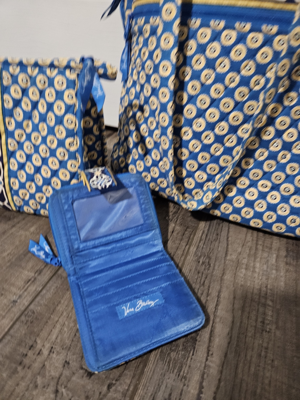 Vera Bradley 9 Pc Set Blue and Yellow Patterned Travel Bags - Picture 5 of 9